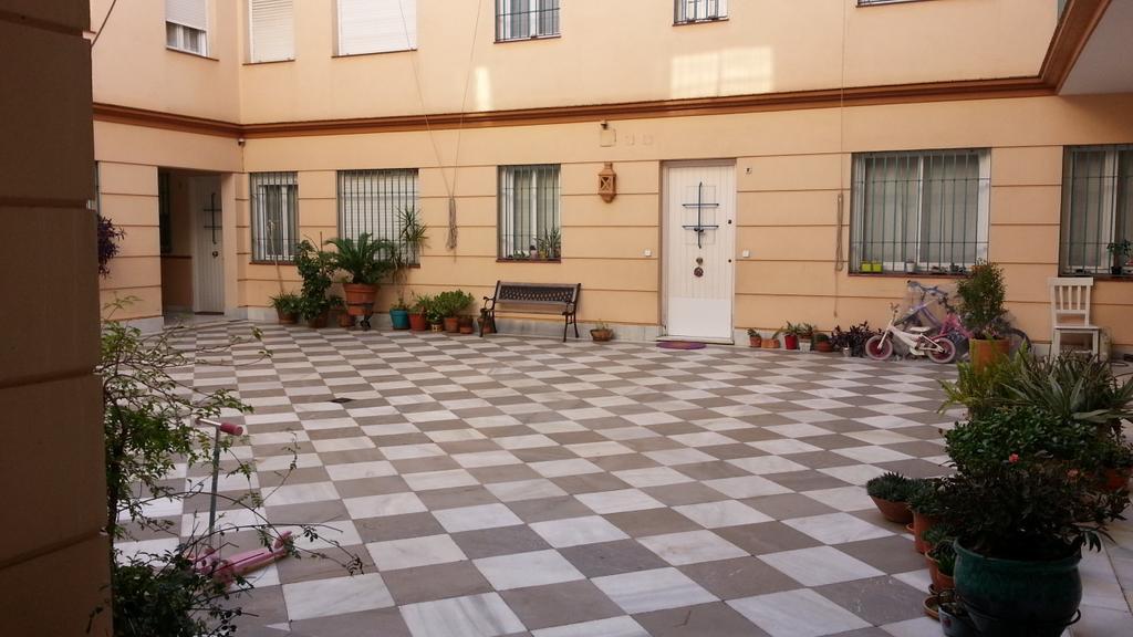 Duplex Donkey Parking Sevilha Exterior foto